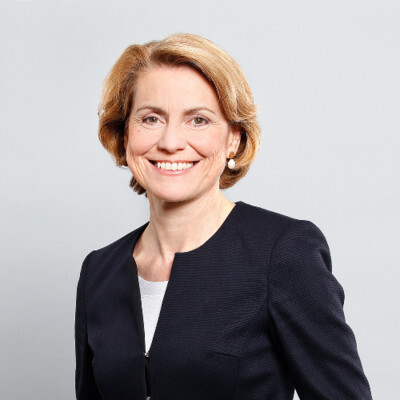 Das Bild zeigt Ulrike Klemm-Pöttinger. Sie hat mit Oliver Strass im Interim Management zusammengearbeitet.