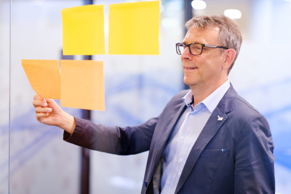 Oliver Strass, Interim CFO - Azzurro Interim